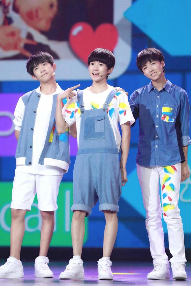 TFBOYS十二周年，王俊凯王源易烊千玺卡点转发，文案有个共同点？