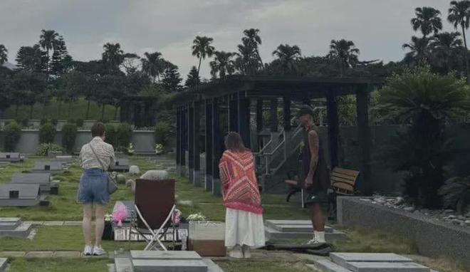 大S墓碑竟是无名碑！具俊晔把情侣纹身刻碑上，墓碑成爱情纪念品