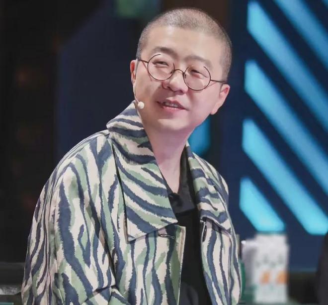 李诞评论区沦陷！网友刷屏要求给柳岩道歉，本人破防关闭评论