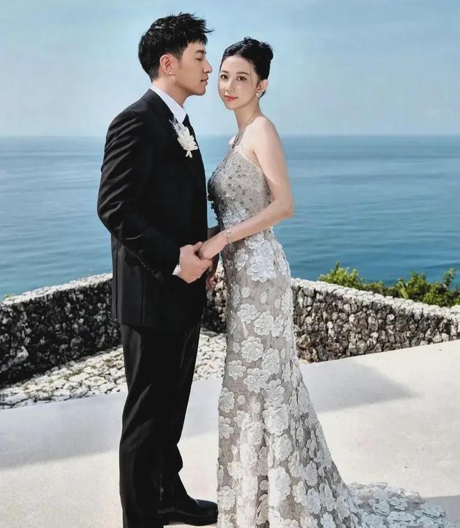宣云为潘玮柏庆生，首晒女儿正脸照，长得像爸又像妈，还辟谣二胎