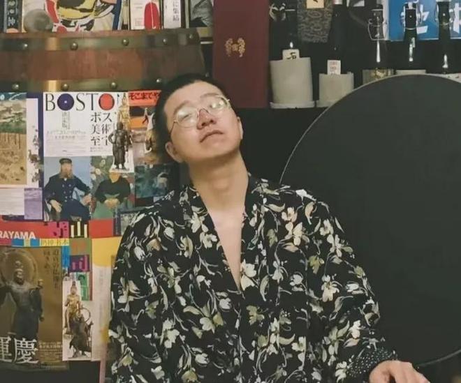 李诞评论区沦陷！网友刷屏要求给柳岩道歉，本人破防关闭评论