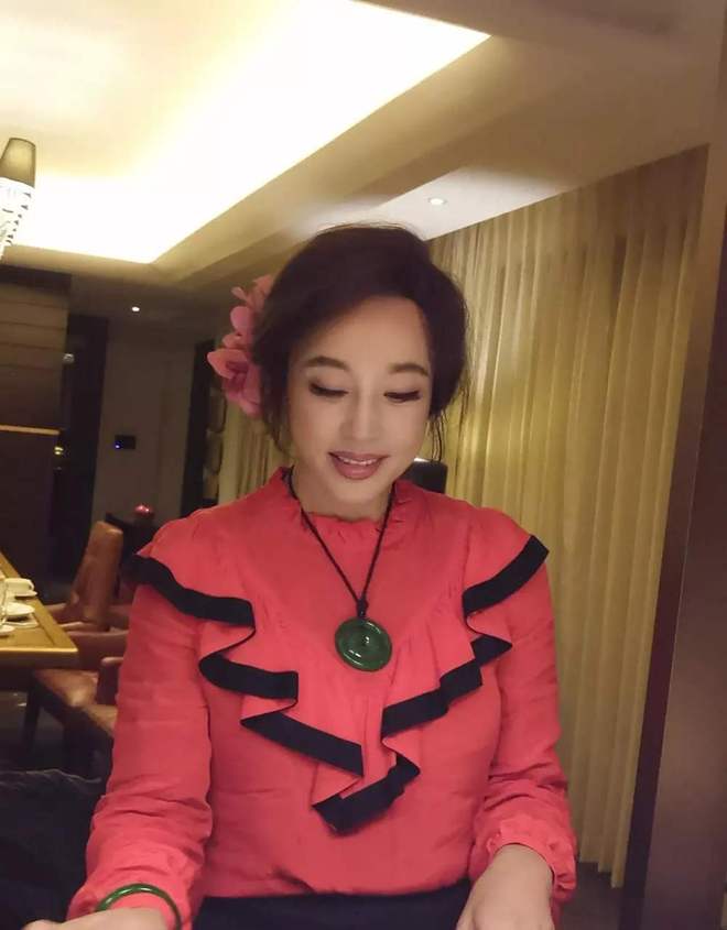 74岁刘晓庆税务风波翻篇，被曝还是A级纳税人，诬告者如何处理？