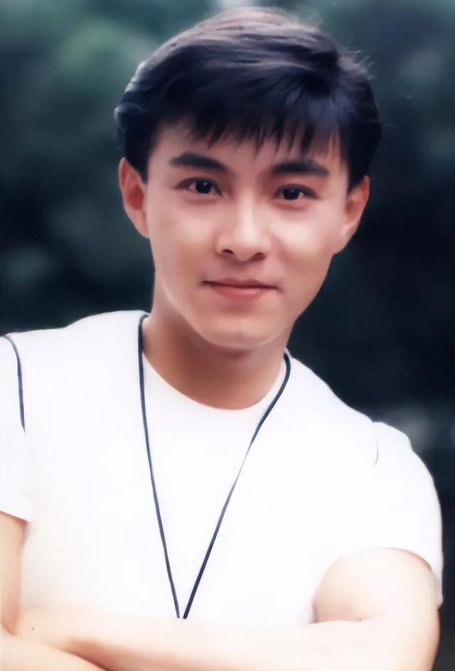 张卫健晒老年卡，60岁了没一根白发？你还记得他的孙悟空小鱼儿吗