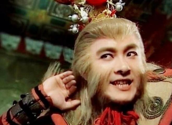 张卫健晒老年卡，60岁了没一根白发？你还记得他的孙悟空小鱼儿吗