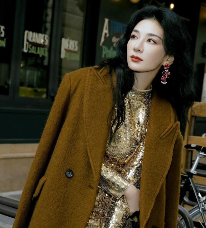 于正出道当演员？董璇二婚先孕？黄奕女儿遭网暴？许嵩冯禧复合隐婚？糊咖女星惹女顶流？