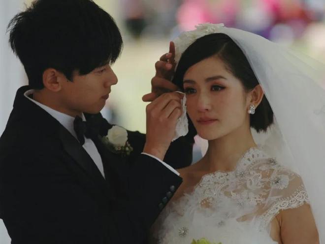 波及多位明星！黄奕翻车前夫爆料被扒，7个瓜有4个被证实是真的