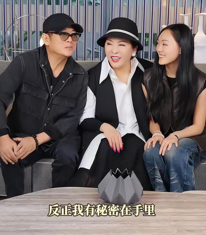 李连杰送大女儿陪嫁被嘲，疑似一分钱没花，还用女儿婚礼打广告