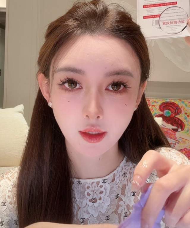 33岁叶珂真实状态曝光！眼袋细纹遮不住，医美后遗症好明显