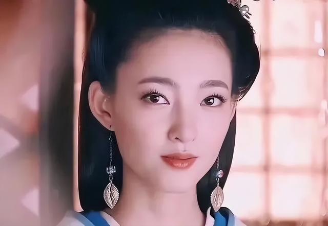 从9亿诈骗案到短剧女主，王丽坤的逆袭比剧情更精彩！