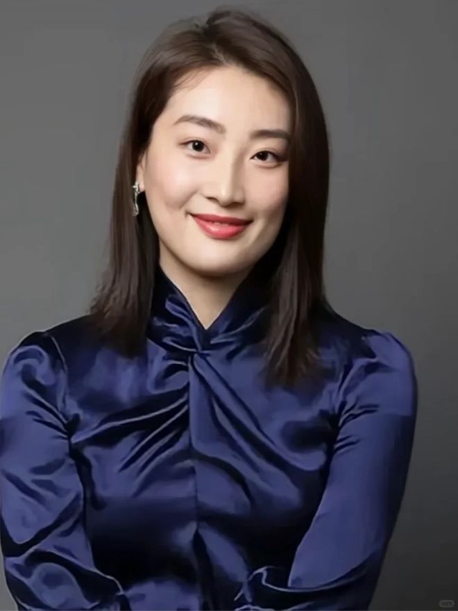 比吴艳妮“do没do脸”更关键的是，她凭啥这么不好惹？