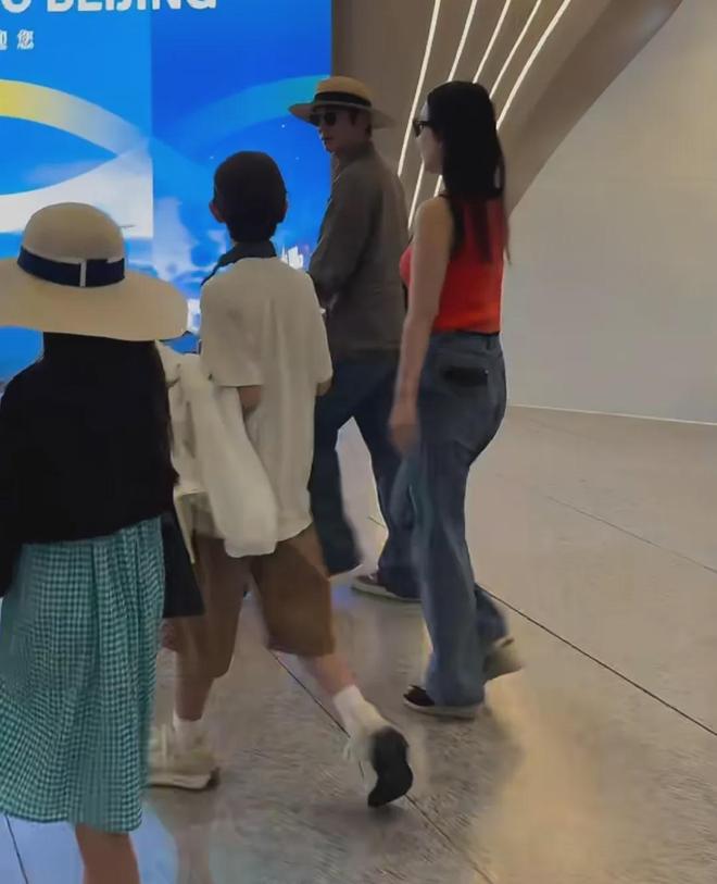 霍思燕代孕风波升级！女儿身高跟儿子差不多，遮掩多年不敢回应