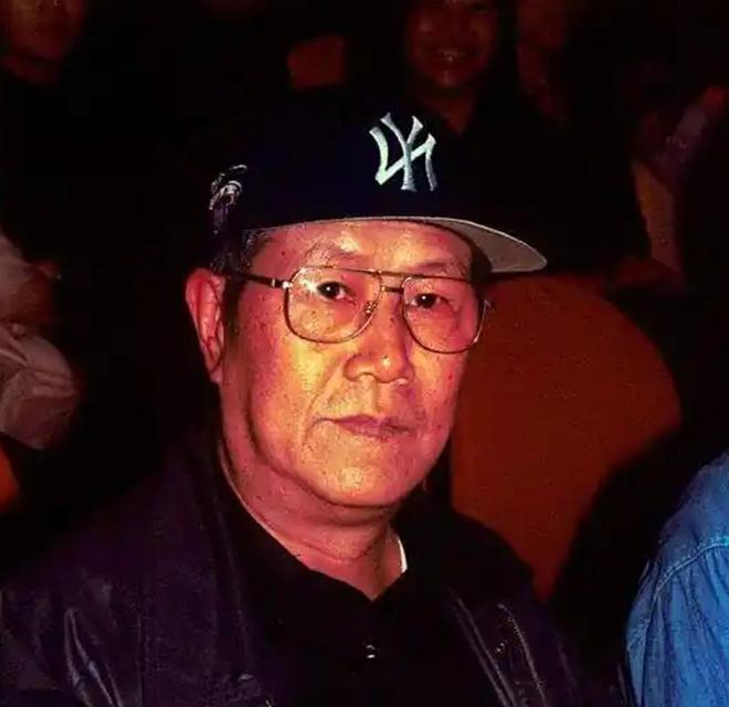 1981年，孙飞虎在南京拍戏，一对台湾夫妇上前：我有话和蒋先生说