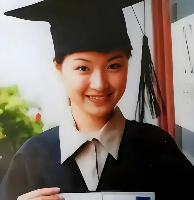 低调嫁海归生子，被吊销主持人证，甚至封杀，她都经历了什么？