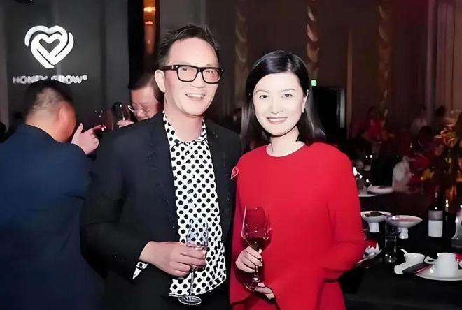 低调嫁海归生子，被吊销主持人证，甚至封杀，她都经历了什么？