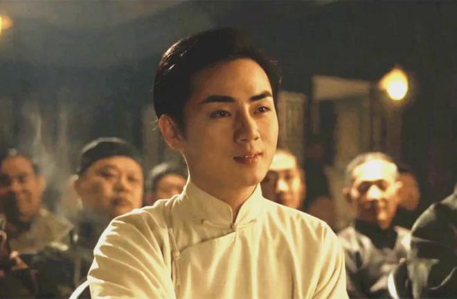 《戏台》彩蛋震撼，余少群演虞姬绝了！17年后再翻红，43岁仍未婚