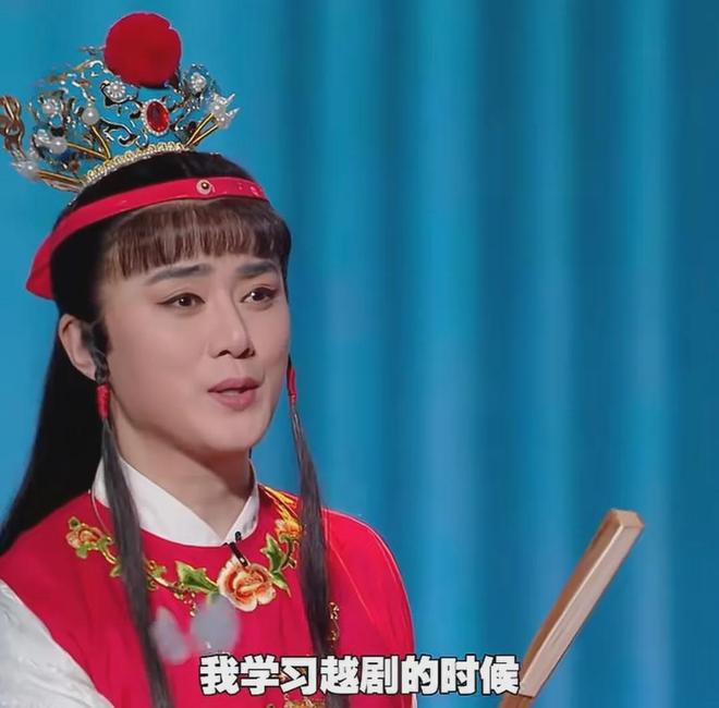《戏台》彩蛋震撼，余少群演虞姬绝了！17年后再翻红，43岁仍未婚