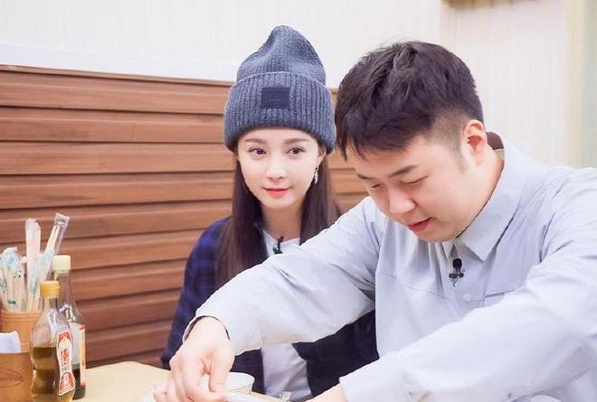 “嫁入豪门”沈梦辰：住2亿别墅请4个保姆，为嫁富豪苦等9年