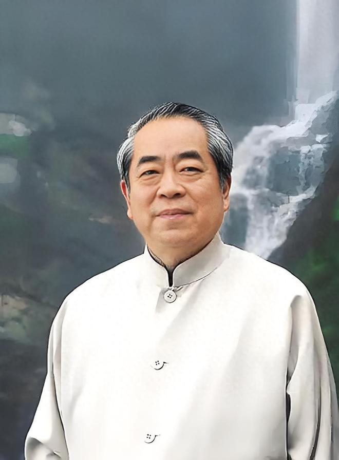 87岁的范曾也没想到，他给了徐萌一切的爱，却没换来一丝真心！