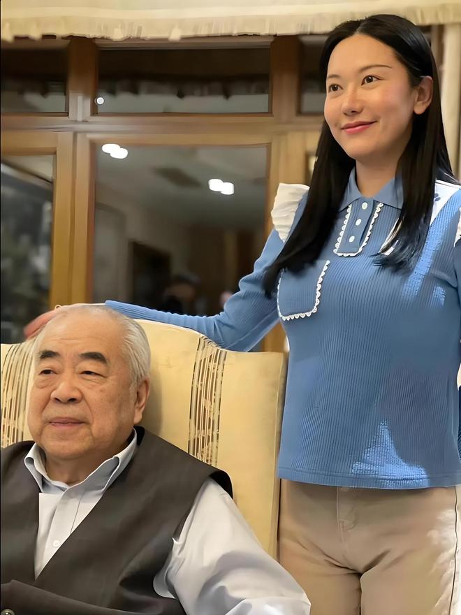 87岁的范曾也没想到，他给了徐萌一切的爱，却没换来一丝真心！