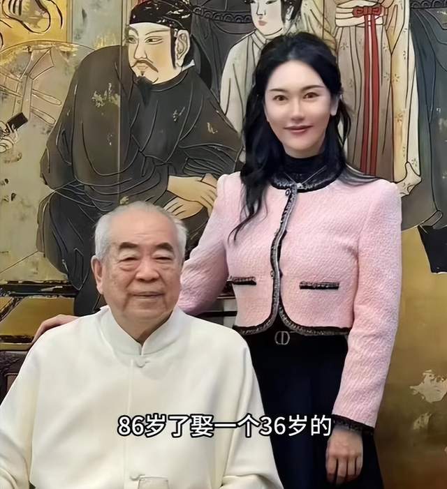 知情人辟谣徐萌卷款潜逃！称其跟范曾感情很好，两人在正常生活