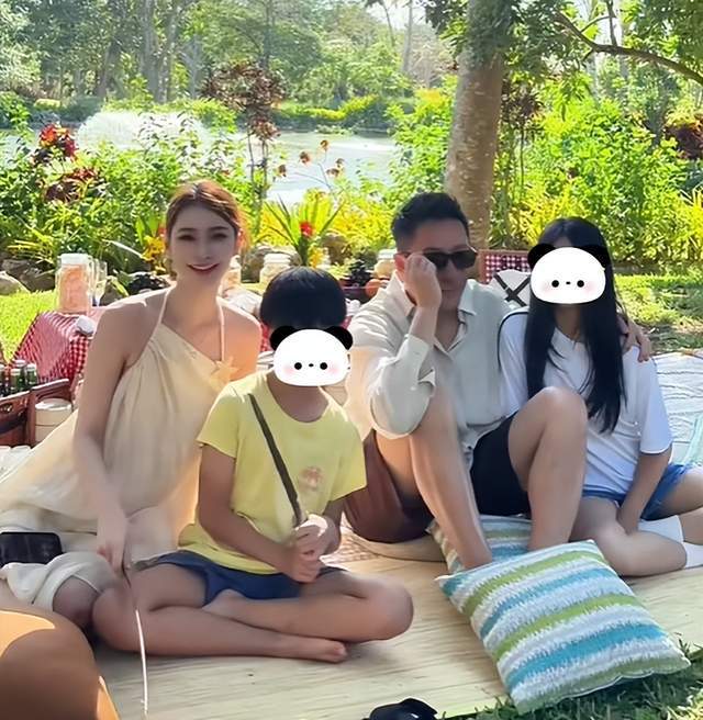 汪小菲晒出一家四口合照，带孩子去巴厘岛度假，马筱梅发福显孕相