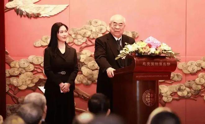 范曾小娇妻徐萌女士上位历程及组图