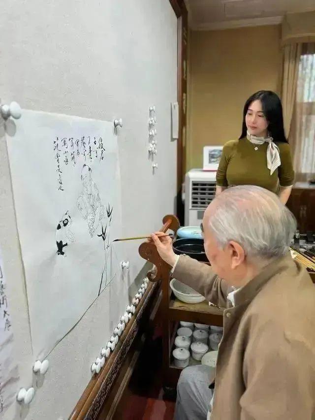 范曾应该是自愿的！