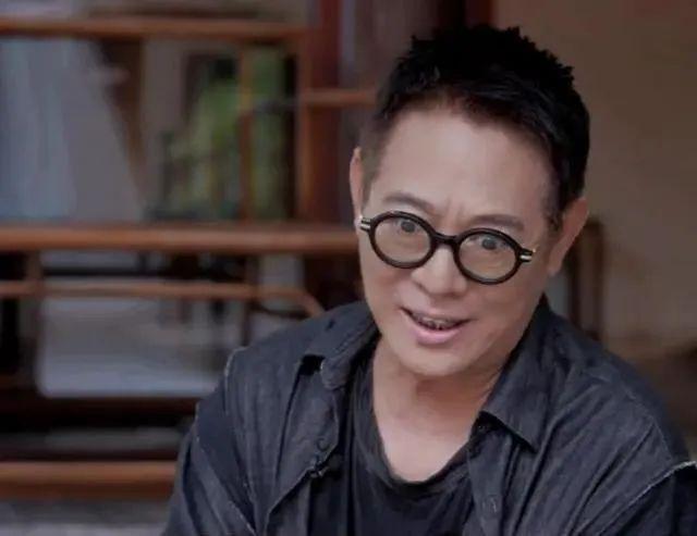 李连杰重病急救？孙楠欺负田栩宁被骂？赵露思再爆内鱼黑料？沈月买海外奖营销？假顶流私下互掐？