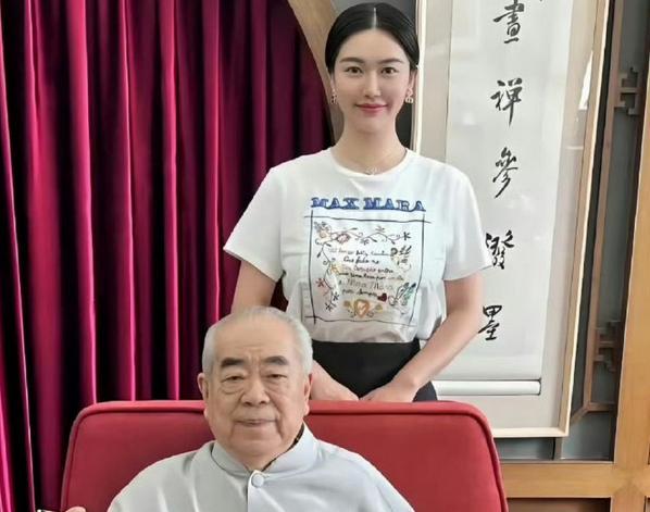 87岁范曾报平安：正闭门写书，变相辟谣失联被卷走20亿传闻