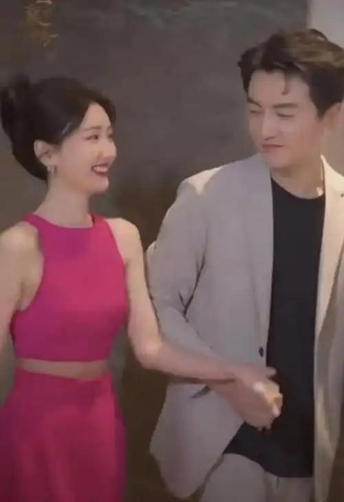 热搜第一！网传毛晓彤陈晓已领证结婚，毛晓彤回应了，信息量很大