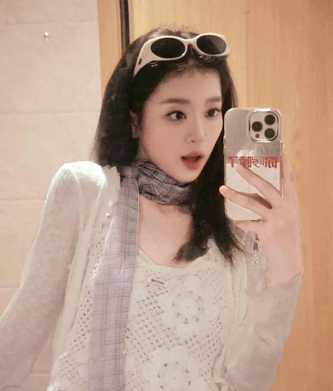 陈晓毛晓彤领证了？于正冷藏短剧女主？金莎帮男友洗白？张纪中虐待儿子？花钱自炒绯闻的男女星？