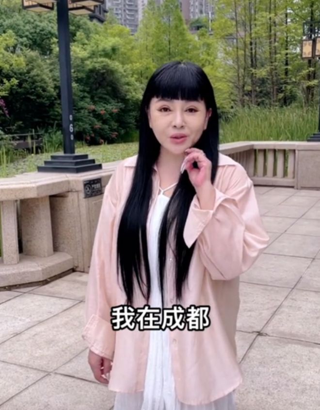 走过咖啡屋，再无千百惠