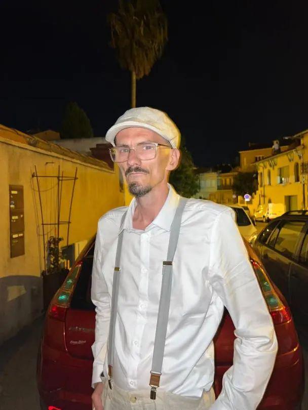 主播直播死亡轰动法国！死前10天被同事各种爆虐，却被当成节目效果...