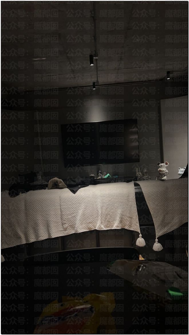 震惊！顶流男星被人气小花爆出轨+和新人开房+私密视频流出