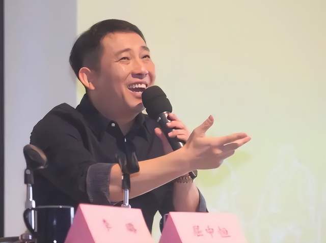 导演赖声川遭观众质问后续：屈中恒被换角，对涉毒艺人零容忍！