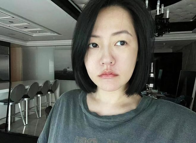 小S今年复出无望！好友曝其可能明年2月后回归，女儿反倒开工了