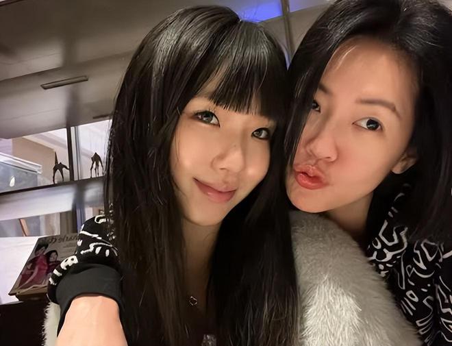 小S今年复出无望！好友曝其可能明年2月后回归，女儿反倒开工了