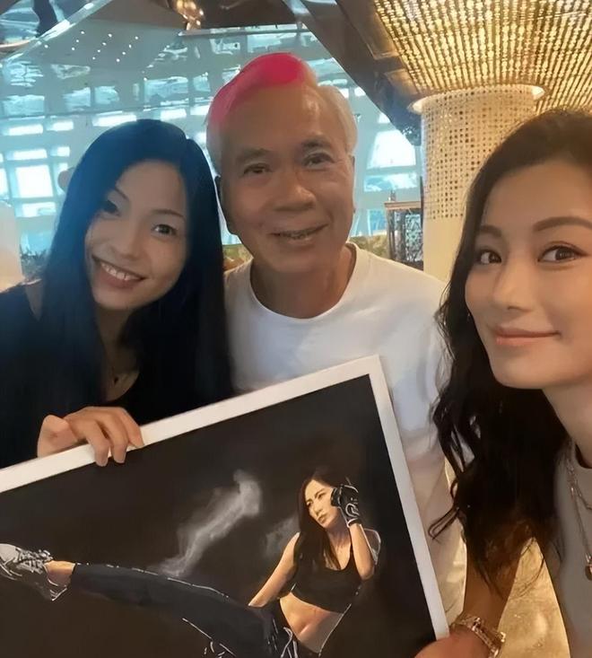 TVB老戏骨辟谣小37岁女友失踪，称其正在忙事业，女方背景遭质疑