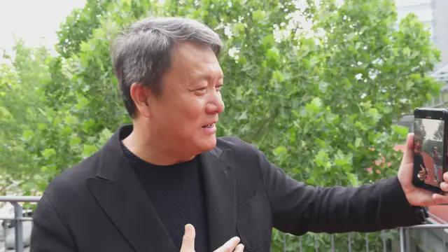 “不伺候了！”当创作被资本干预，他怒了｜幕后