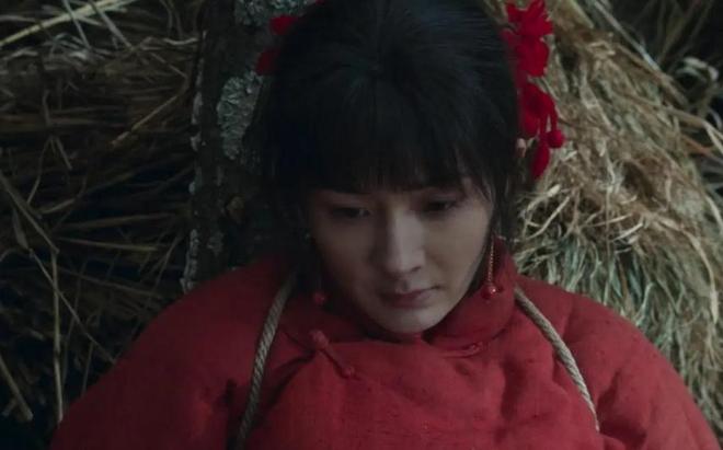 杨幂靠生万物翻身，打破掉队传闻，导演曝杨幂常把高光让给对手演