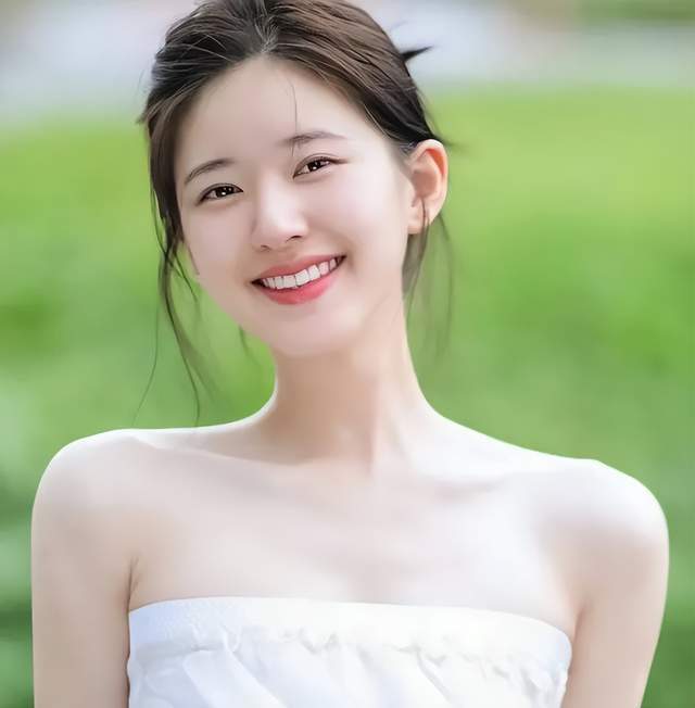 赵露思指责公司去旅游不照顾她，被扒曾让助理穿袜子徒手接口香糖