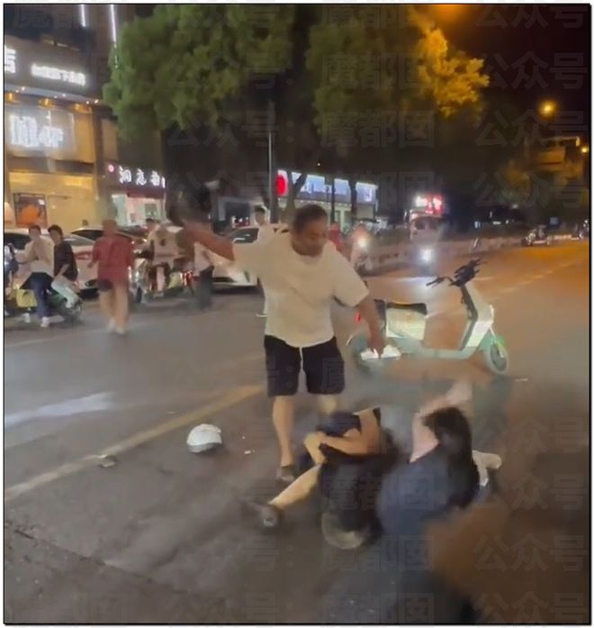 网传中国家喻户晓57岁传奇巨星歌手出轨致人怀孕还抢手机？