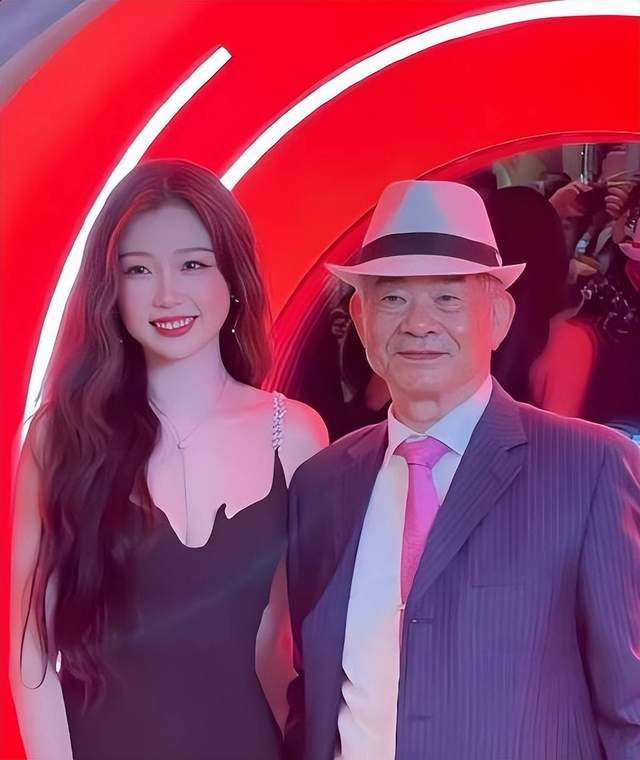 虞书欣父亲宣布起诉老潘财商！称其抹黑个人声誉，又是名誉权！