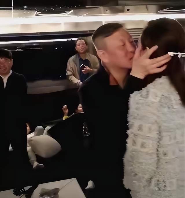 韩磊出轨风波升级！女方曾拿1000万资助事业，男方爱面子诋毁辱骂