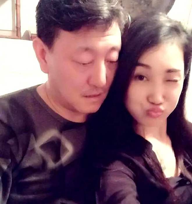 韩磊方声明起诉爆料怀孕网友，娇妻发文支持老公，老艺术家还是稳
