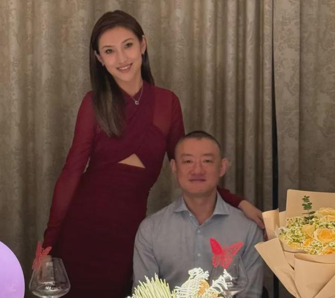 京城四少汪雨再婚！女方官宣甜喊嫁给爱情，双方相差18岁