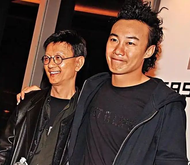 陈奕迅父亲被扒！因贪污坐牢6年，出狱后高调亮相儿子演唱会