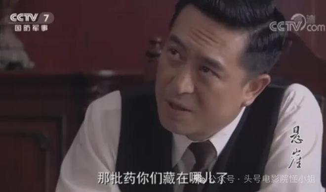 张嘉益13年前身边的男孩，火了！《生万物》里坏透，《归队》换脸