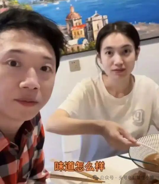 张嘉益13年前身边的男孩，火了！《生万物》里坏透，《归队》换脸
