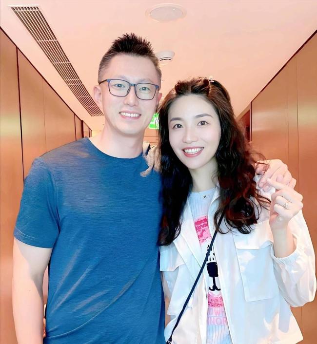 魏秋月晒二胎宝宝照 女排传奇再添新成员